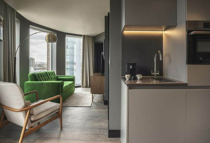 1 Bedroom Apartment, The Gate London City