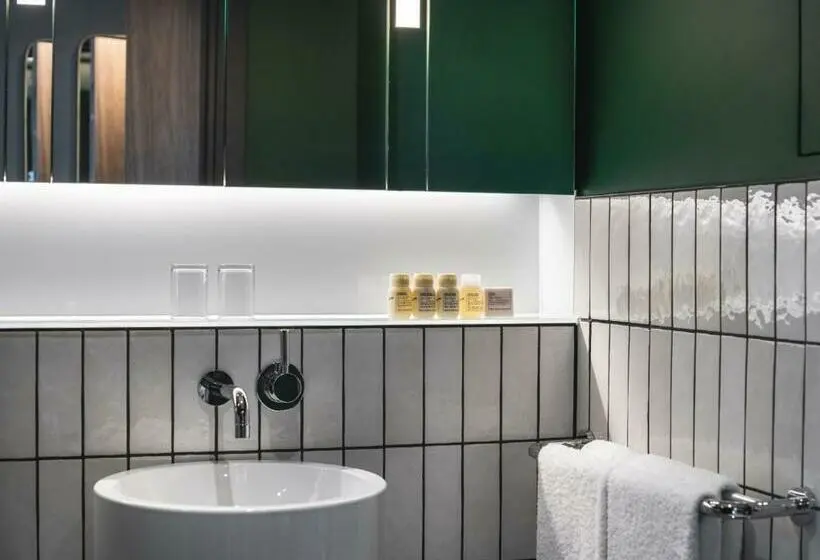 1 Bedroom Penthouse Apartment