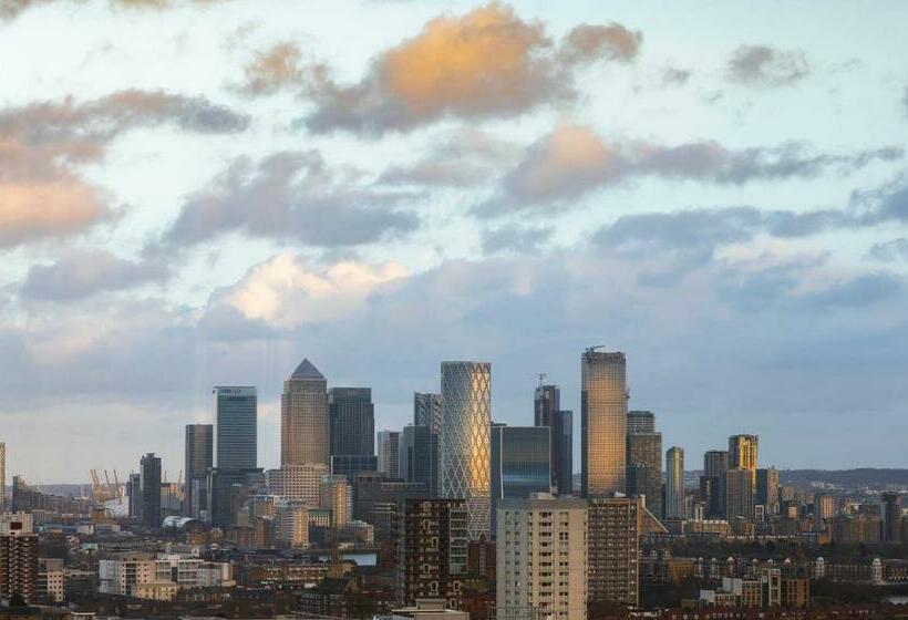 Апартаменты Пентхаус 1 Спальня, The Gate London City