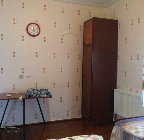 اتاق استاندارد سه نفره, Huseyn Houses