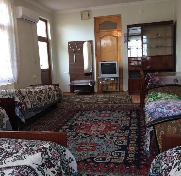 اتاق استاندارد چهار تخته, Huseyn Houses