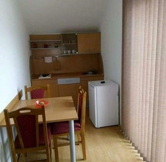 آپارتمان 1 خوابه, Vila čair Doplata Za Bazen