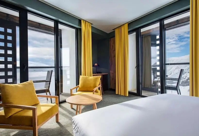 山の見えるスーペリアルーム, Best Western  Gudauri