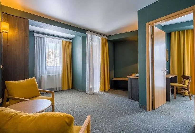 山の見えるスーペリアルーム, Best Western  Gudauri