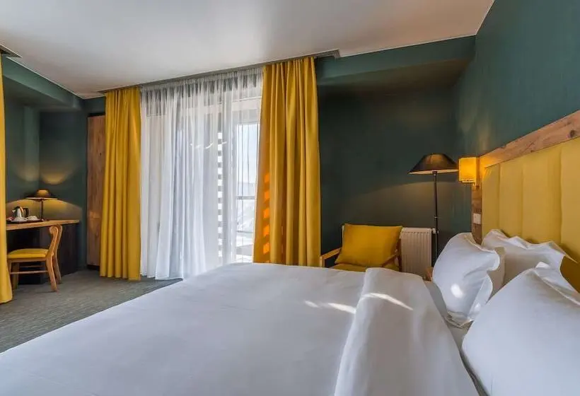 山の見えるスーペリアルーム, Best Western  Gudauri