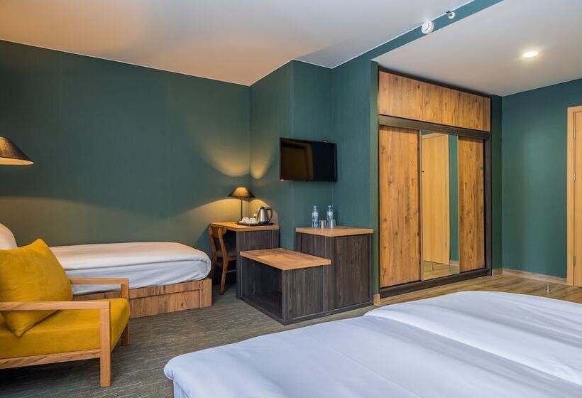 اتاق خانوادگی با چشمانداز کوه, Best Western Gudauri