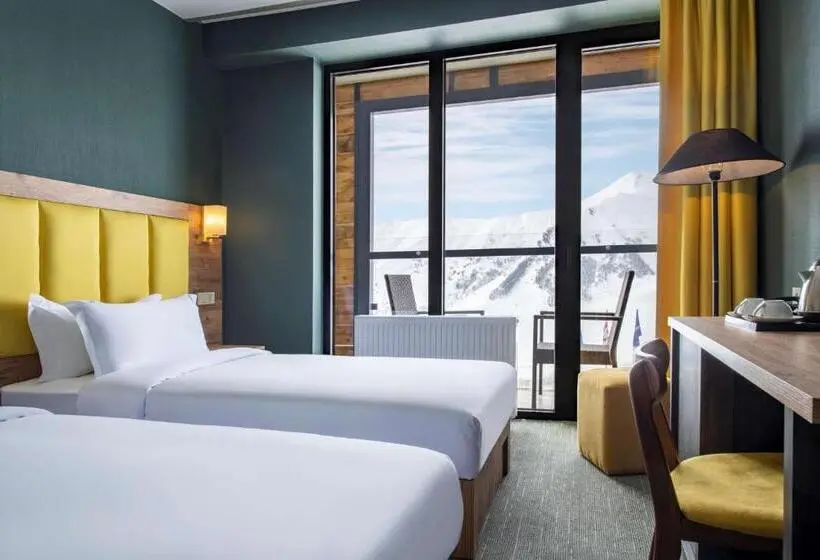 山の見えるスーペリアルーム, Best Western  Gudauri