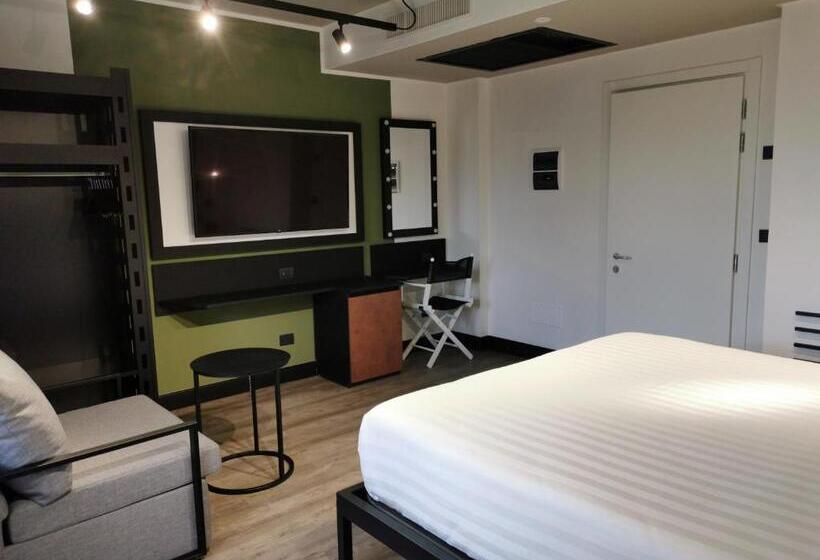 חדר קומפורט לשלושה, Mercure Roma Cinecitta