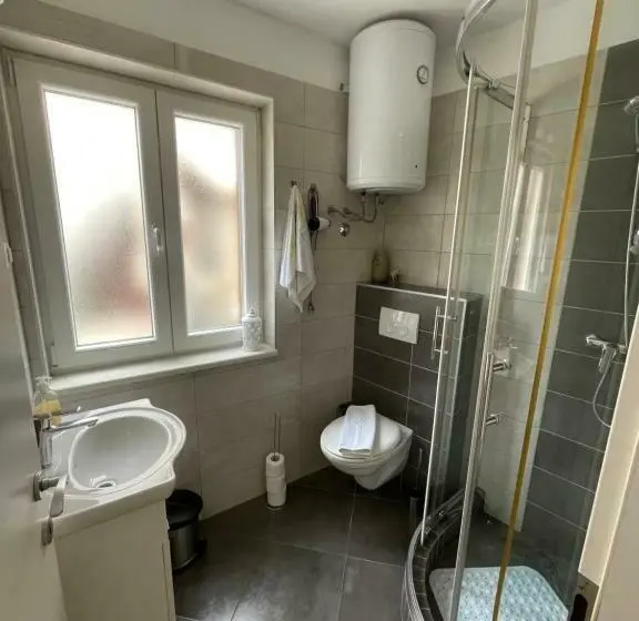 Apartament 1 Dormitori Planta Baixa, Guesthouse Kresic