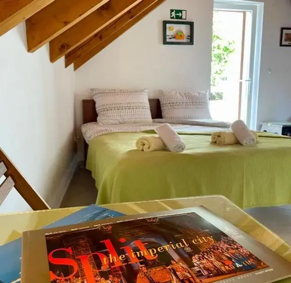 Estudio Estàndard, Guesthouse Kresic