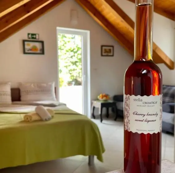 Estudio Estàndard, Guesthouse Kresic