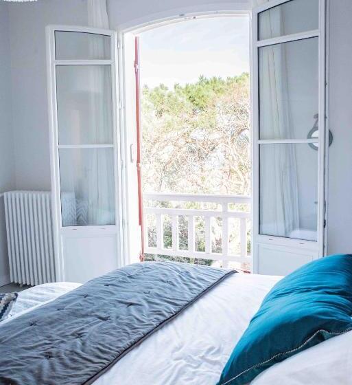 اتاق استاندارد با بالکن, Villa Les Ombrees