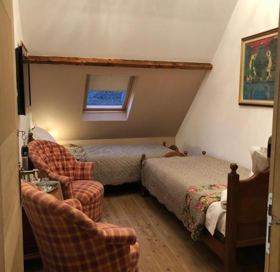 エコノミールーム, Mara Ath