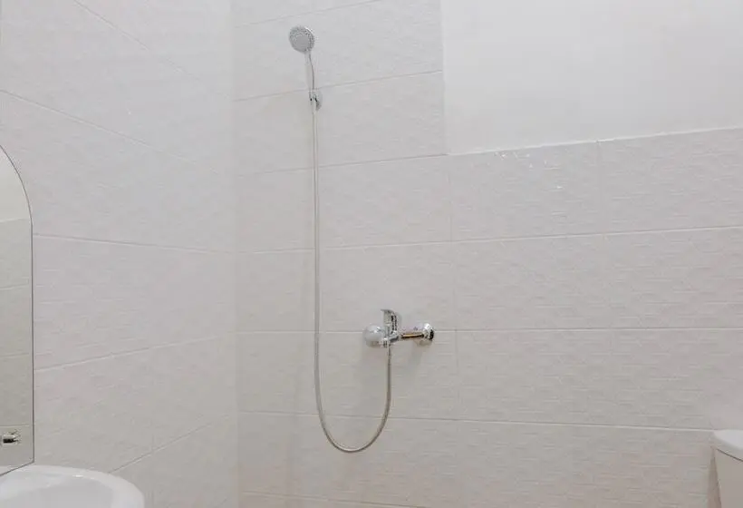 デラックススイート, Uniga Malang Family Residence By Oyo Rooms