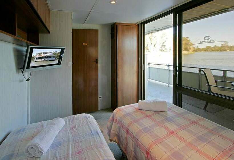 خانه 3 خوابه, All Seasons Houseboats