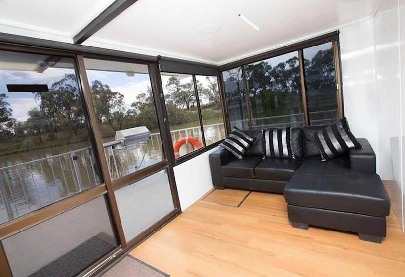 خانه 1 خوابه, All Seasons Houseboats