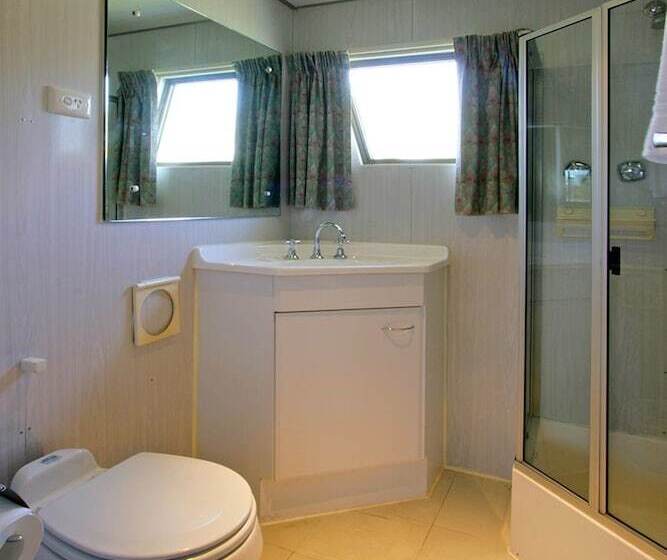 خانه 3 خوابه, All Seasons Houseboats