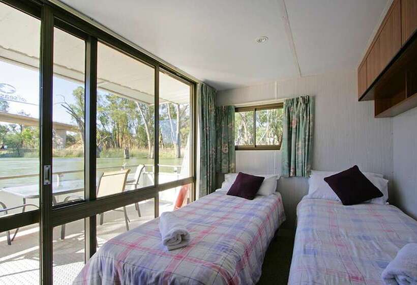 خانه 3 خوابه, All Seasons Houseboats