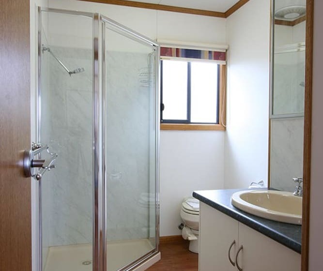 خانه 3 خوابه, All Seasons Houseboats