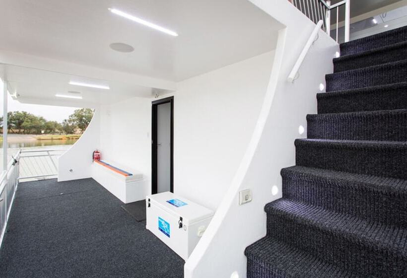 خانه 1 خوابه, All Seasons Houseboats