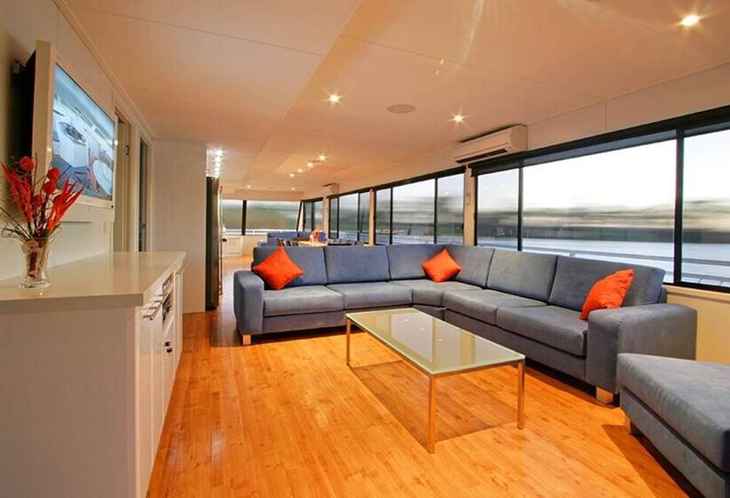 خانه 4 خوابه, All Seasons Houseboats