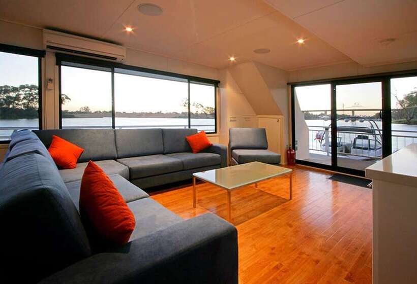 خانه 4 خوابه, All Seasons Houseboats