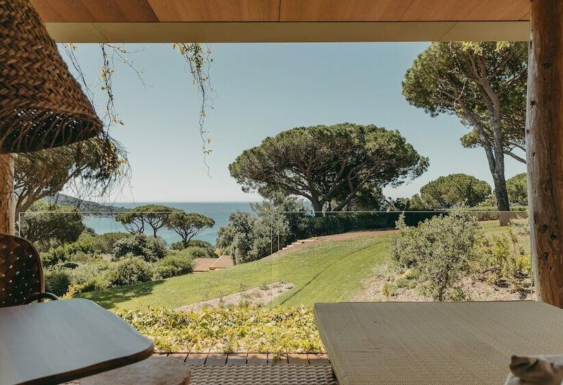 חדר דלוקס נוף לים, Lily Of The Valley