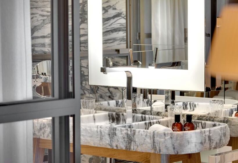 חדר דלוקס נוף לים, Lily Of The Valley