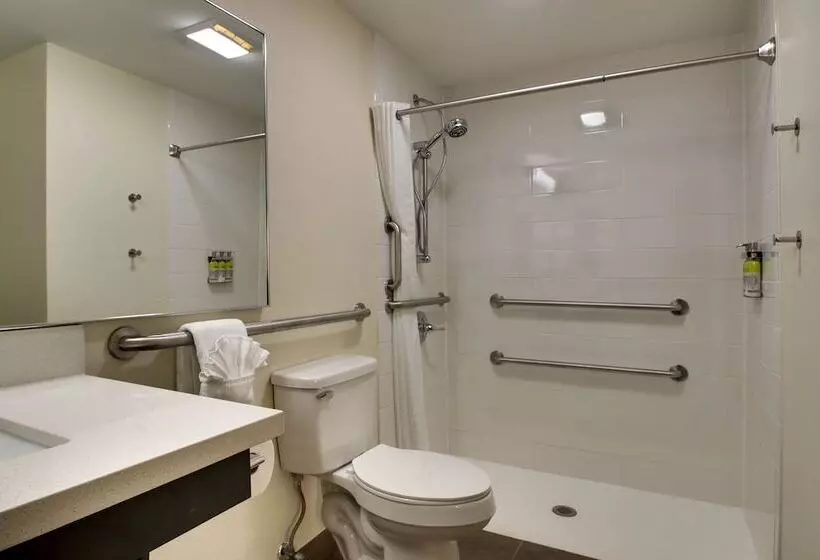 سوئیت برای معلولان, Candlewood Suites Wichita East, An Ihg
