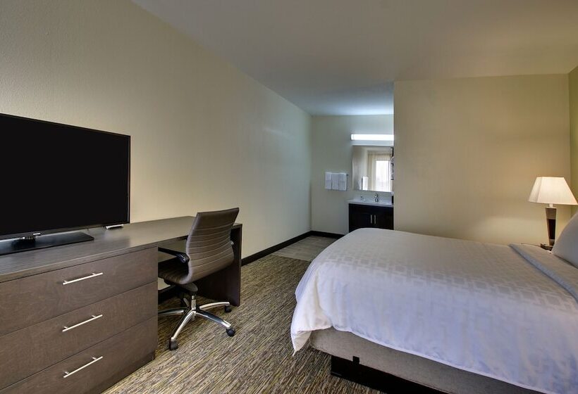 Люкс 2 Спальни, Candlewood Suites Wichita East, An Ihg