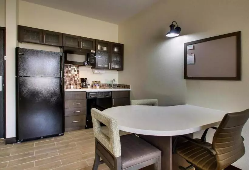 Deluxe Suite King Bed, Candlewood Suites Wichita East, An Ihg