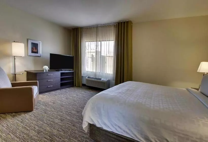 Deluxe Suite King Bed, Candlewood Suites Wichita East, An Ihg