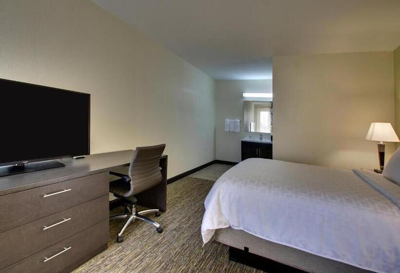 Люкс 2 Спальни, Candlewood Suites   Wichita East, An Ihg