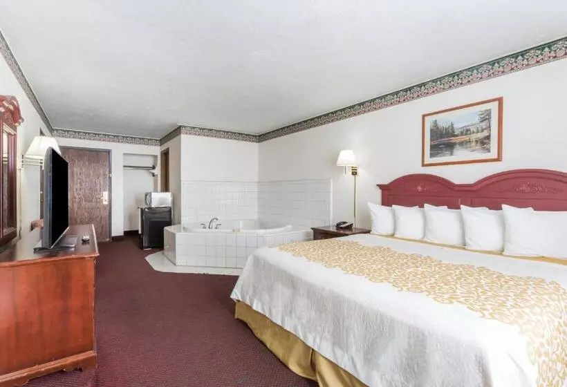 キングサイズベッドのデラックススイート, Days Inn By Wyndham Evanston Wy