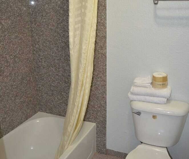 غرفه قياسيه سريرين مزدوجين, Welcome Inn Corona