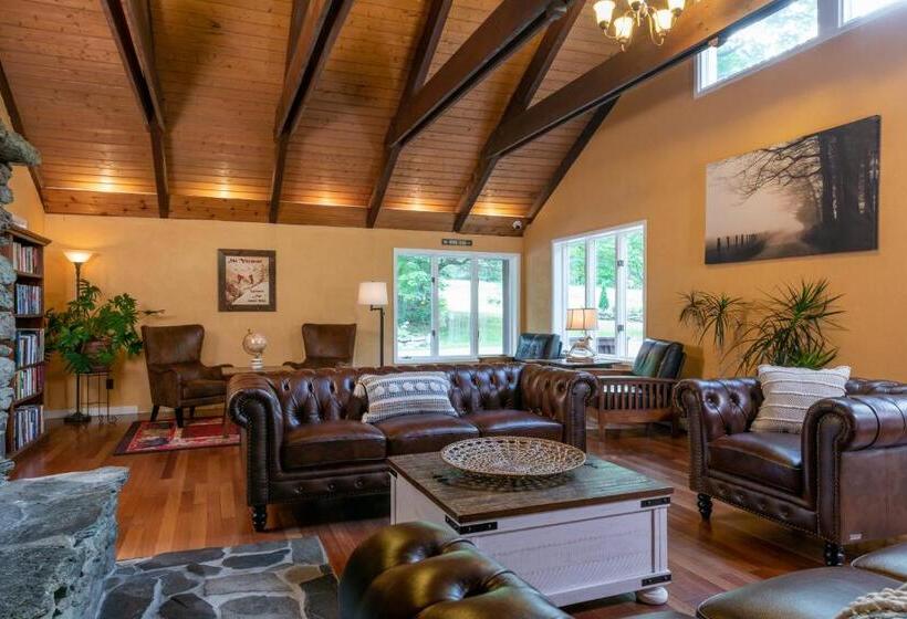 غرفة قياسية, White Horse Lodge