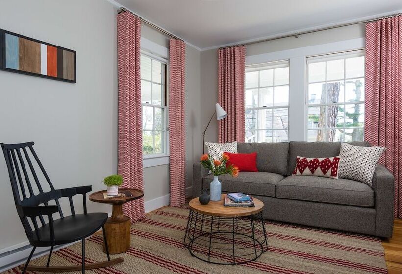 디럭스 스위트 킹 침대, Whitehall