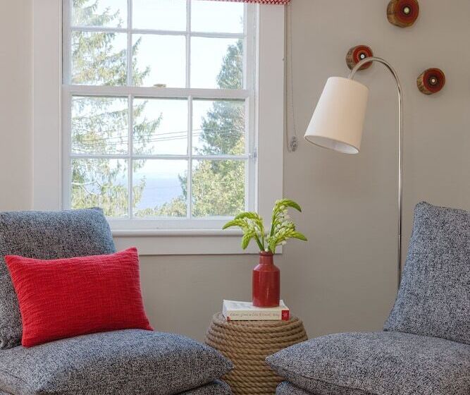 디럭스 스위트, Whitehall