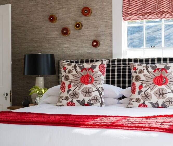 디럭스 스위트, Whitehall