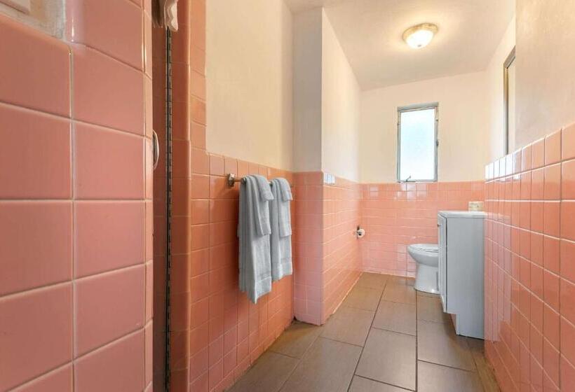 חדר סטנדרט עם מיטת קינג, Village Haven Inn & Extended Stay