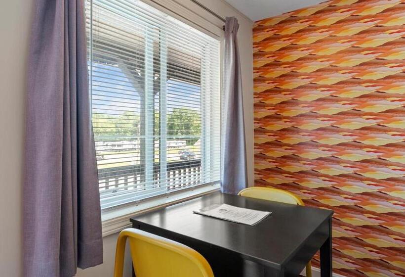 غرفة قياسية, Wagon Wheel Motel