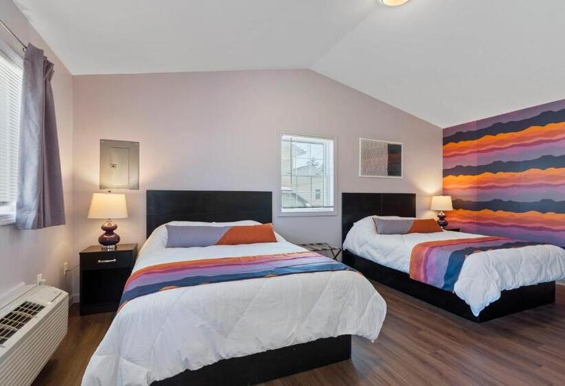 بنجلو ديلوكس, Wagon Wheel Motel