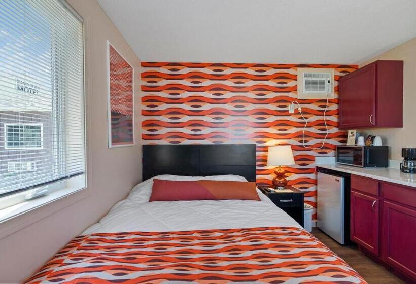 بنجلو قياسى, Wagon Wheel Motel