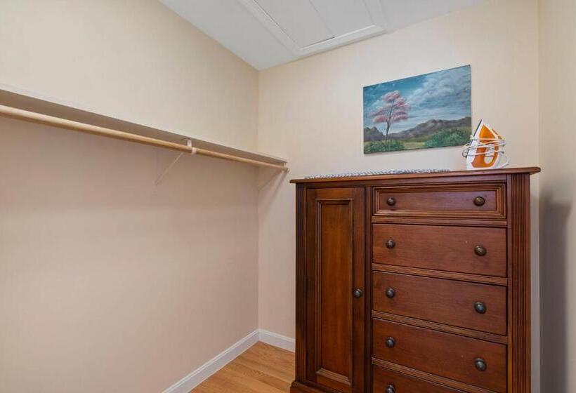 جناح ديلوكس, Wagon Wheel Motel