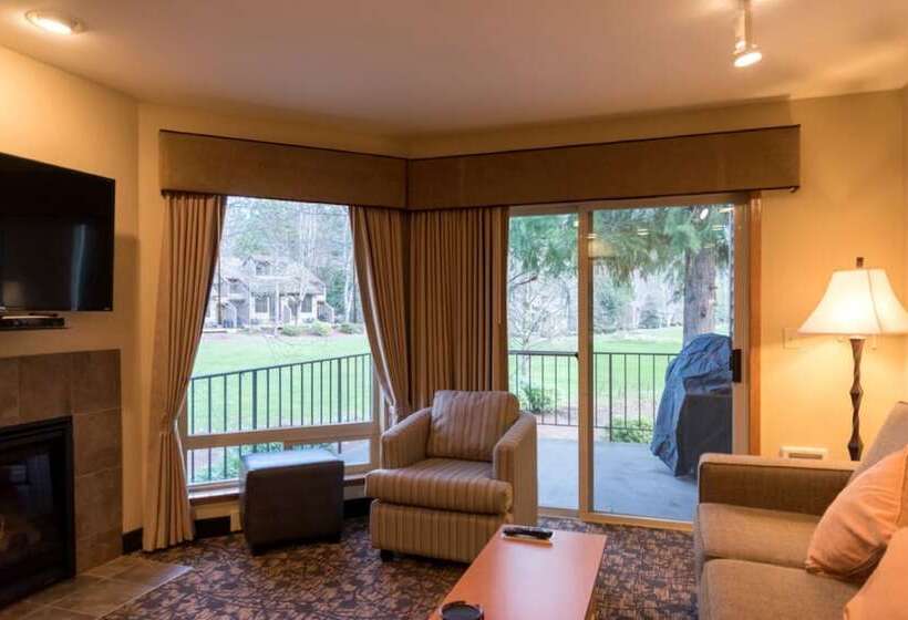 Lakosztály, Whispering Woods Resort