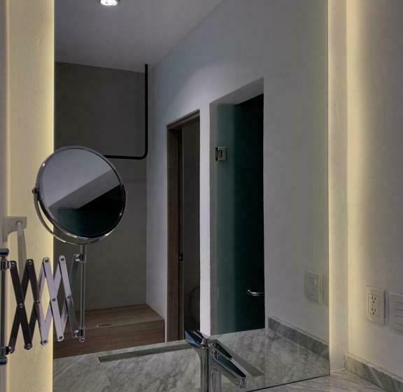 Номер Deluxe, Blanco Pachuca