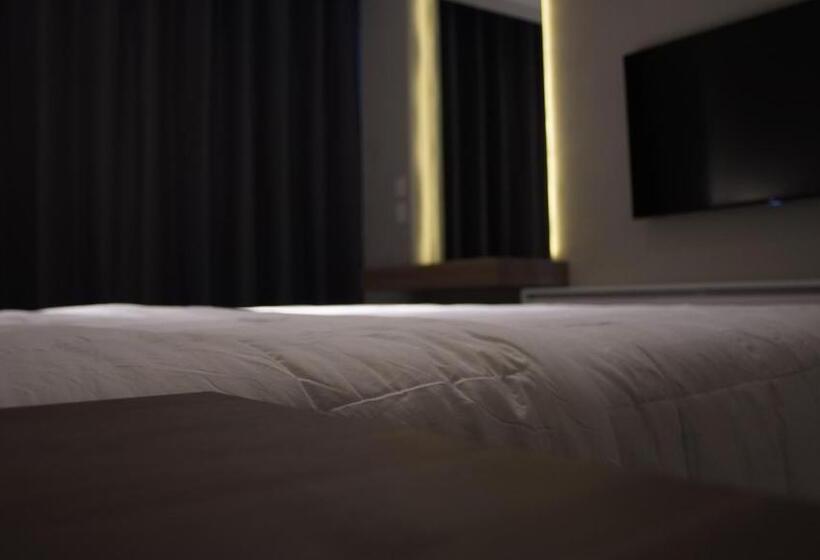 Номер Deluxe, Blanco Pachuca