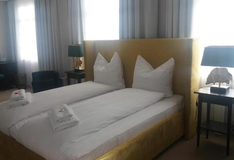 标准三人间, Landgasthof Adler