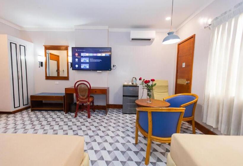 اتاق لوکس خانوادگی, Valencia