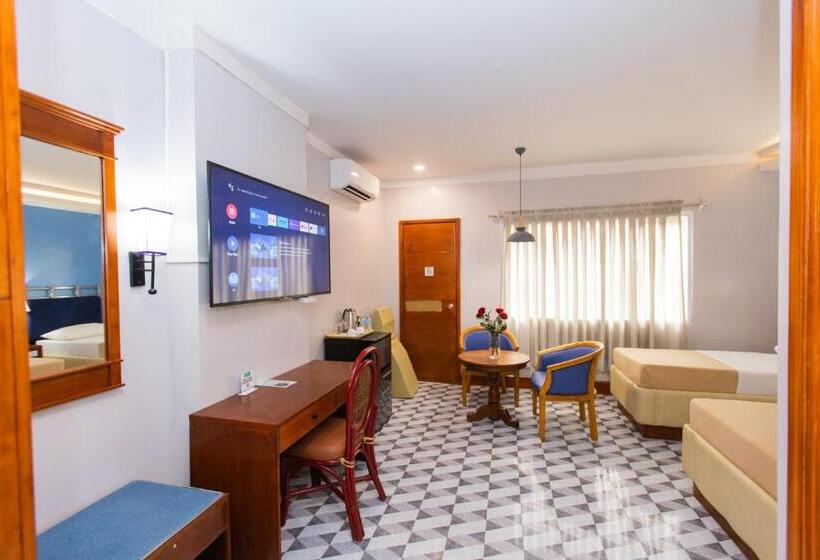 اتاق لوکس خانوادگی, Valencia